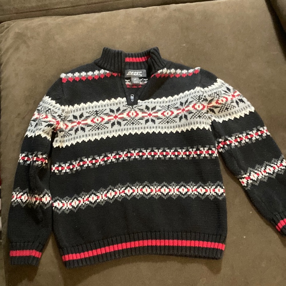 Frost black pattern on it sweater